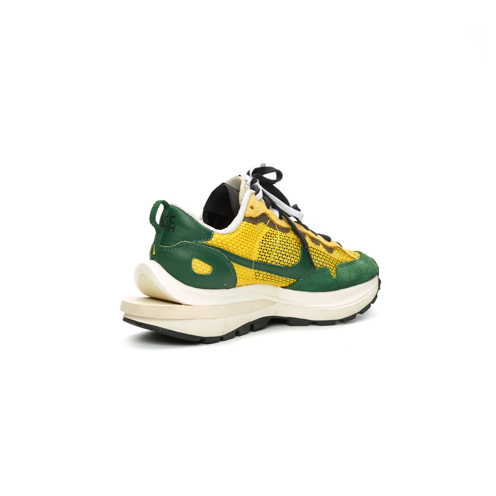 nike x sacai vaporwaffle green sail